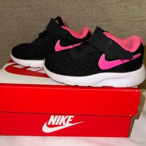 Nike Tanjun